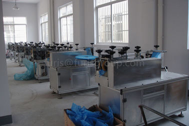 China Anti - Slip Disposable Gloves Making Machine 20 - 30 Gsm Non - Woven Thickness supplier