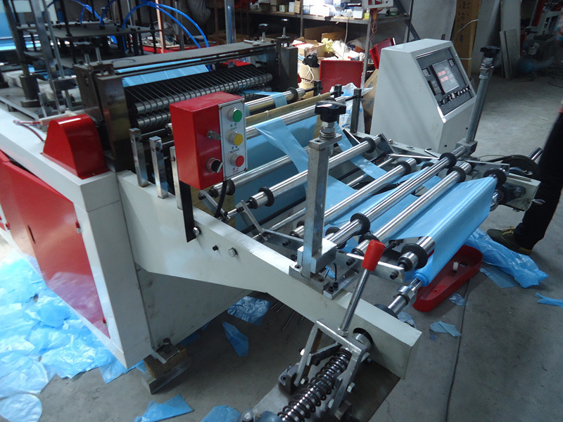 Full Auto Disposable PE Apron Forming Machine For Female Cooking Using