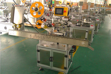 High Speed Label Applicator Adhesive Horizontal Labeling Machine For Small Bottle